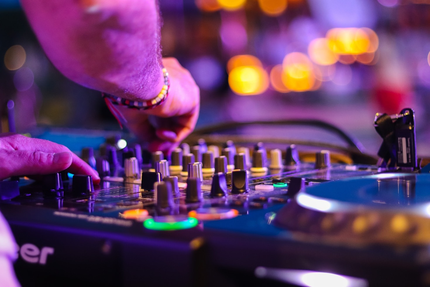 Creating Memorable Events With the Right DJ Services